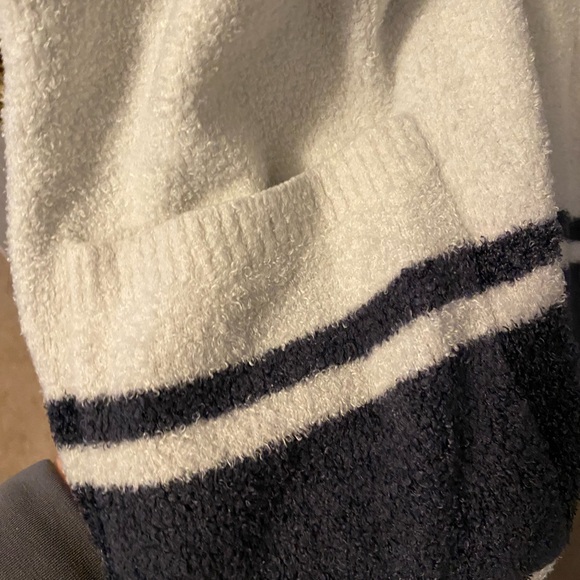 Barefoot Dreams Cozy Chic Cardigan Sweater - Picture 3 of 4